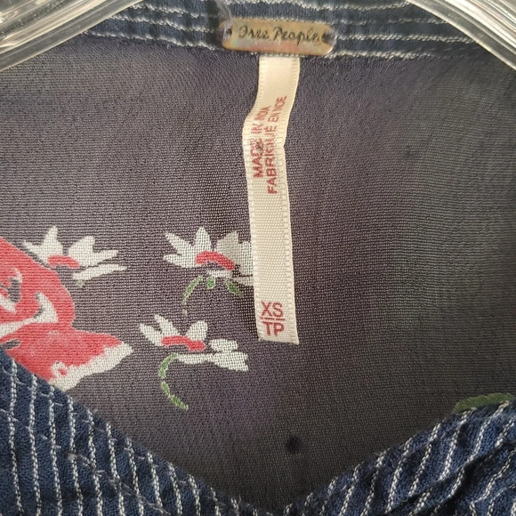 Free People Hearts & Colors Top Blouse Size XS Navy Blue - Picture 4 of 8